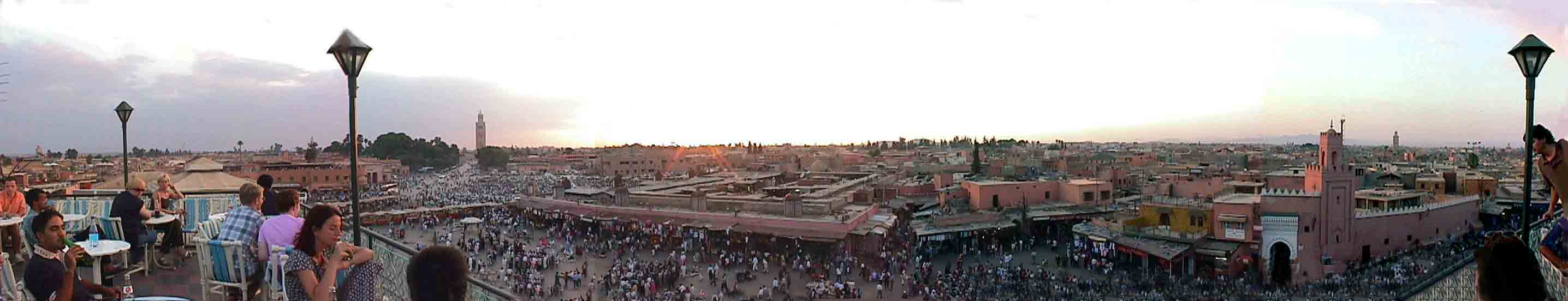 Vue panoramique de la place Jemaa El Fna